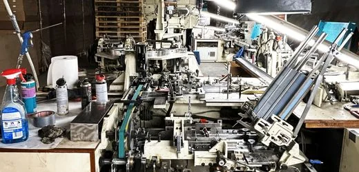 Staudt in Rheinland-Pfalz: Zoll entdeckt illegale Zigarettenfabrik