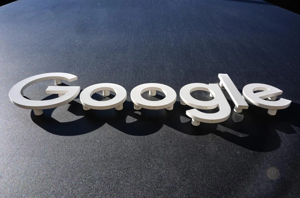 La UE obliga a Google a compartir sus datos de búsqueda y a abrir Android a empresas rivales de inteligencia artificial