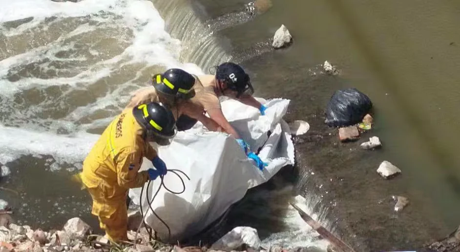 “Le di su último beso en la frente”: Hallan en bolsas plásticas el cuerpo de una menor desaparecida en Honduras