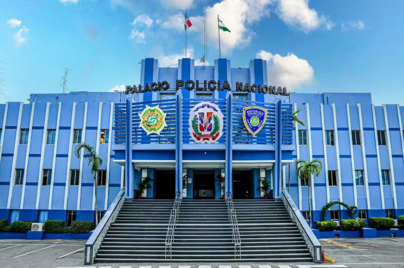 Las autoridades dominicanas reportan que un acusado por tentativa de feminicidio se entregó en Santo Domingo Este