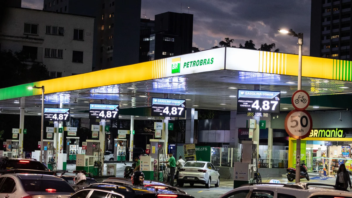 Tras el impacto de la guerra en Medio Oriente, Brasil comenzó con el retiro de los subsidios a los combustibles