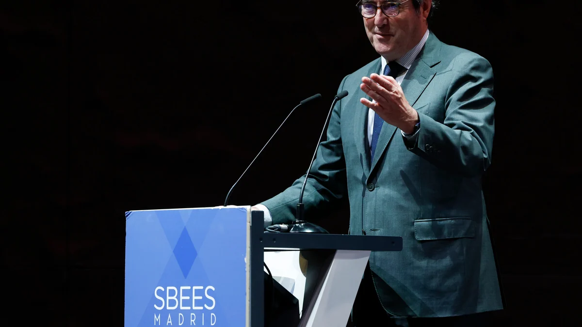 Garamendi llama a los sindicatos a revisar los convenios en los que se complementa el salario durante las bajas