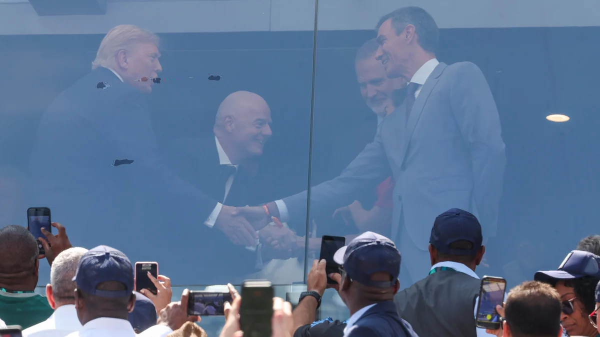 El palco de las pocas palabras: Trump y Sánchez aparcan temporalmente las diferencias durante la final del Mundial