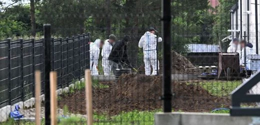Polen: Ärztin soll mehr als 30 menschliche Föten im Garten vergraben haben