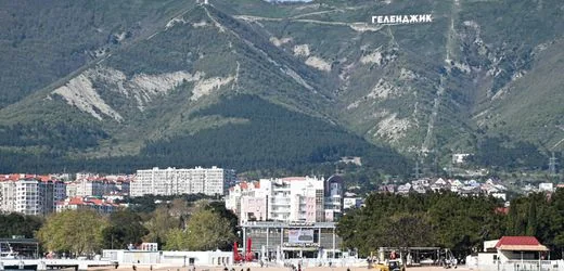 Gelendschik: Ukrainische Seedrohne zerstört offenbar russisches FSB-Schiff in Schwarzmeerhafen