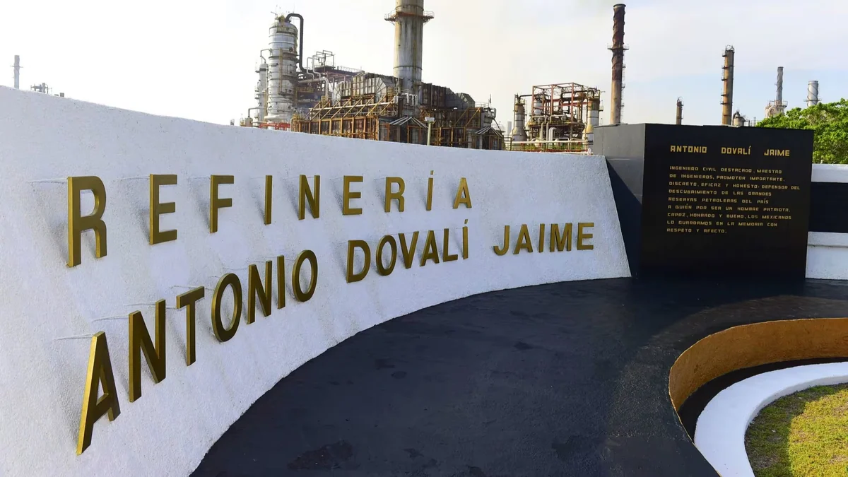 Otra fuga en instalaciones de Pemex: concluyen reparación de ducto con combustóleo en Salina Cruz