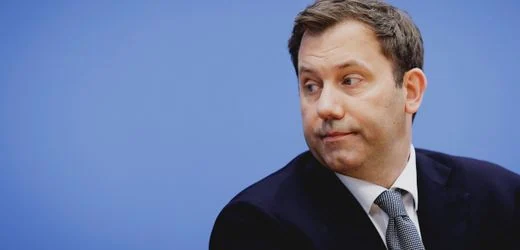 Haushaltspolitik: Lieber 25 Euro Kinderzuschlag streichen, als Milliardäre fair besteuern? – Meinung