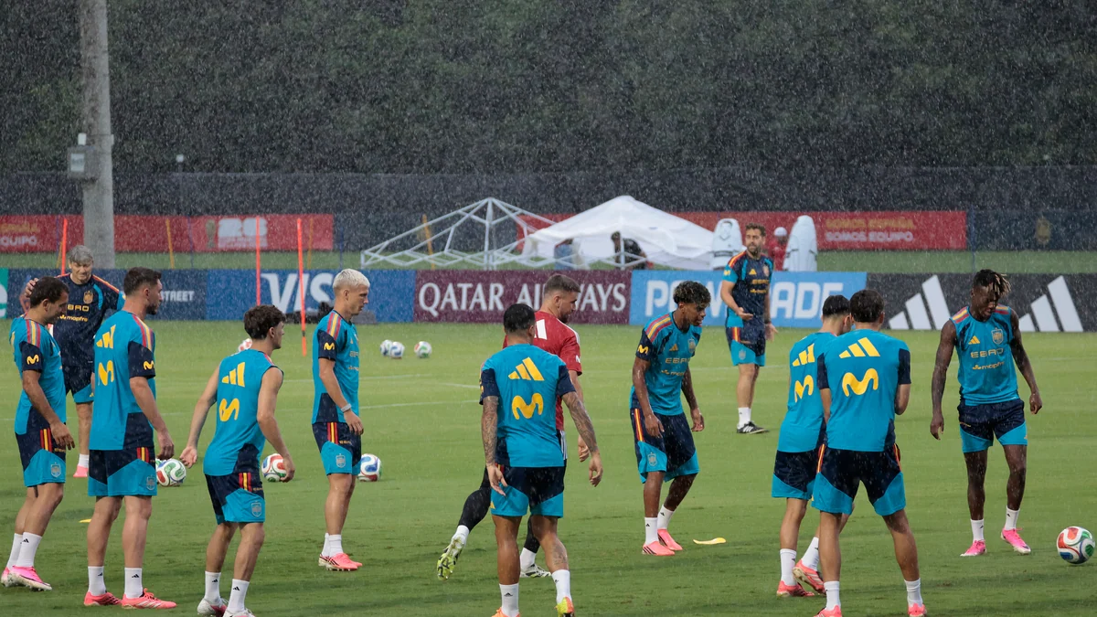 Susto para la selección española: una tormenta con aviso de "vientos destructivos" detiene el entrenamiento