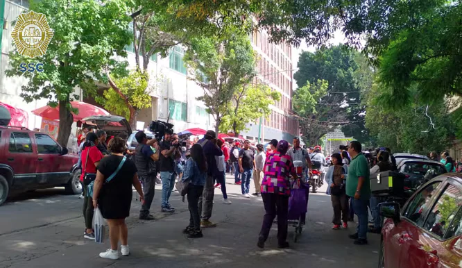 CNTE llega a la SEP: forcejean con personal para ingresar a las oficinas en CDMX