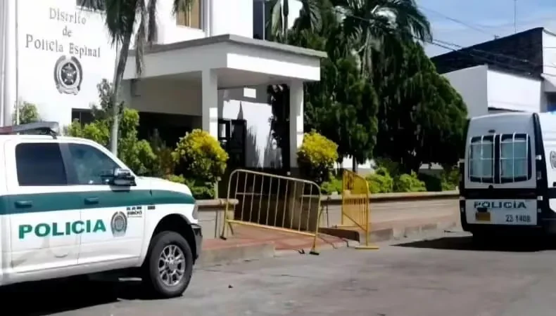Fuga masiva en El Espinal: escaparon 12 detenidos, recapturaron a cinco y buscan a ‘Pico de Loro’, señalado por el crimen de dos hermanas en 2024