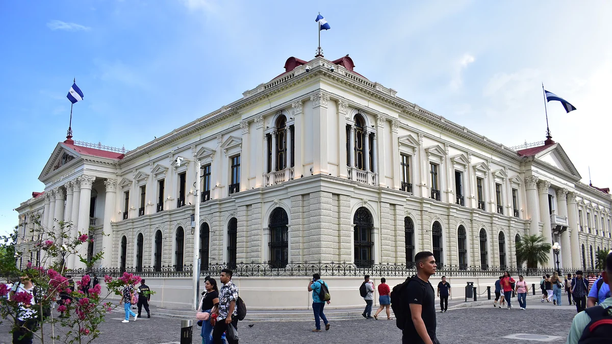 El Salvador: suben los precios de alojamiento, servicios y restaurantes en 2026