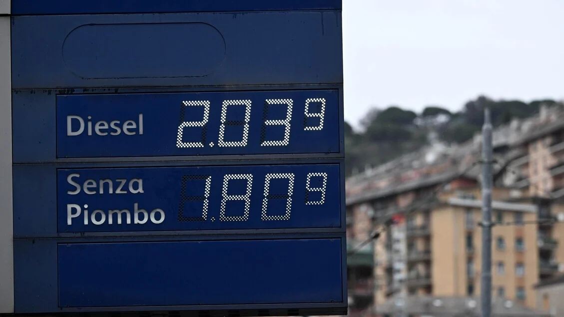 Giorgetti: 'Per il cdm di venerdì lavoriamo alla proroga delle accise e misure per l'autotrasporto'