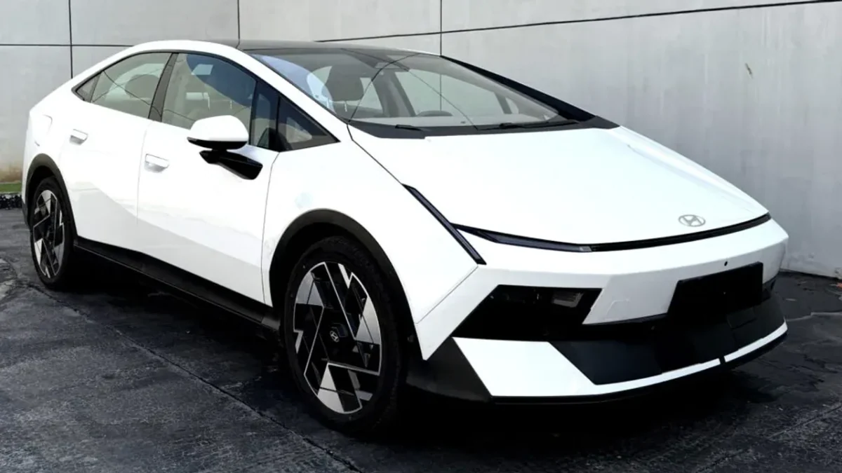 Hyundai’nin Elektrikli Hatchback’i Ioniq V Tanıtıldı