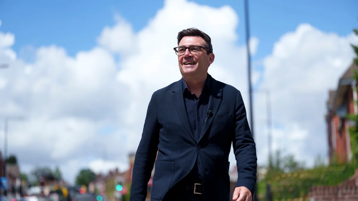 Burnhan, probable sustituto de Starmer como primer ministro, goleador a múltiples bandas