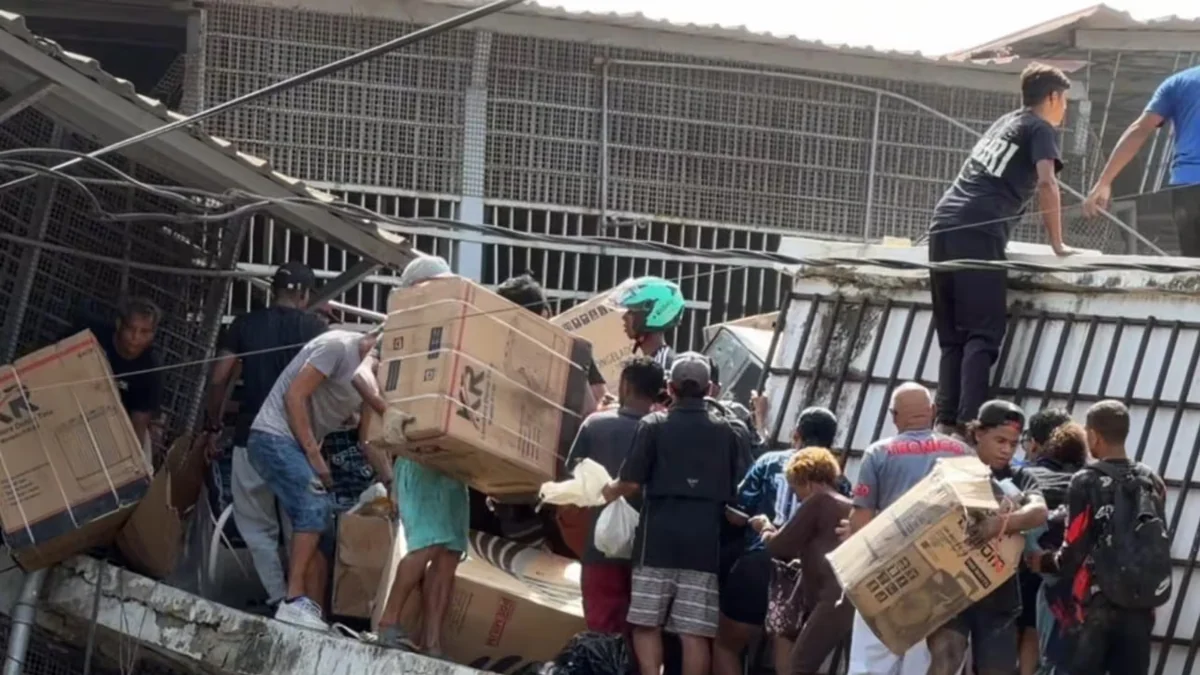 Reportan saqueos en comercios destruidos de La Guaira tras los terremotos en Venezuela