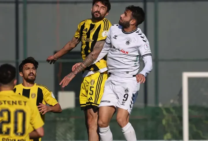 Aliağa FK'da Veli ve Mert yeni takımlarıyla imzaladı