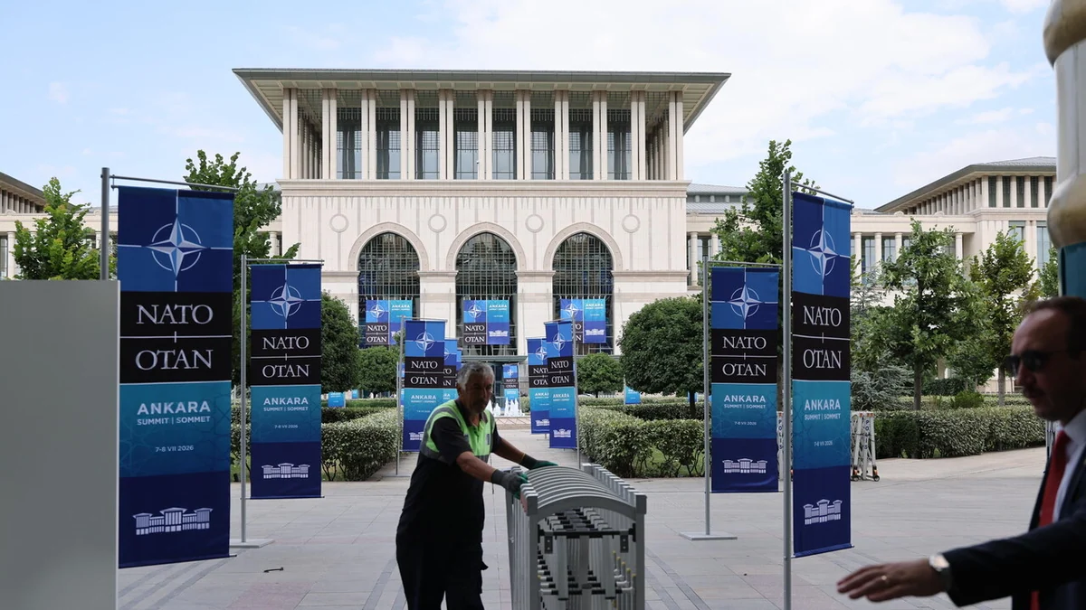 Al vertice di Ankara nasce la Nato europea, incognita Trump