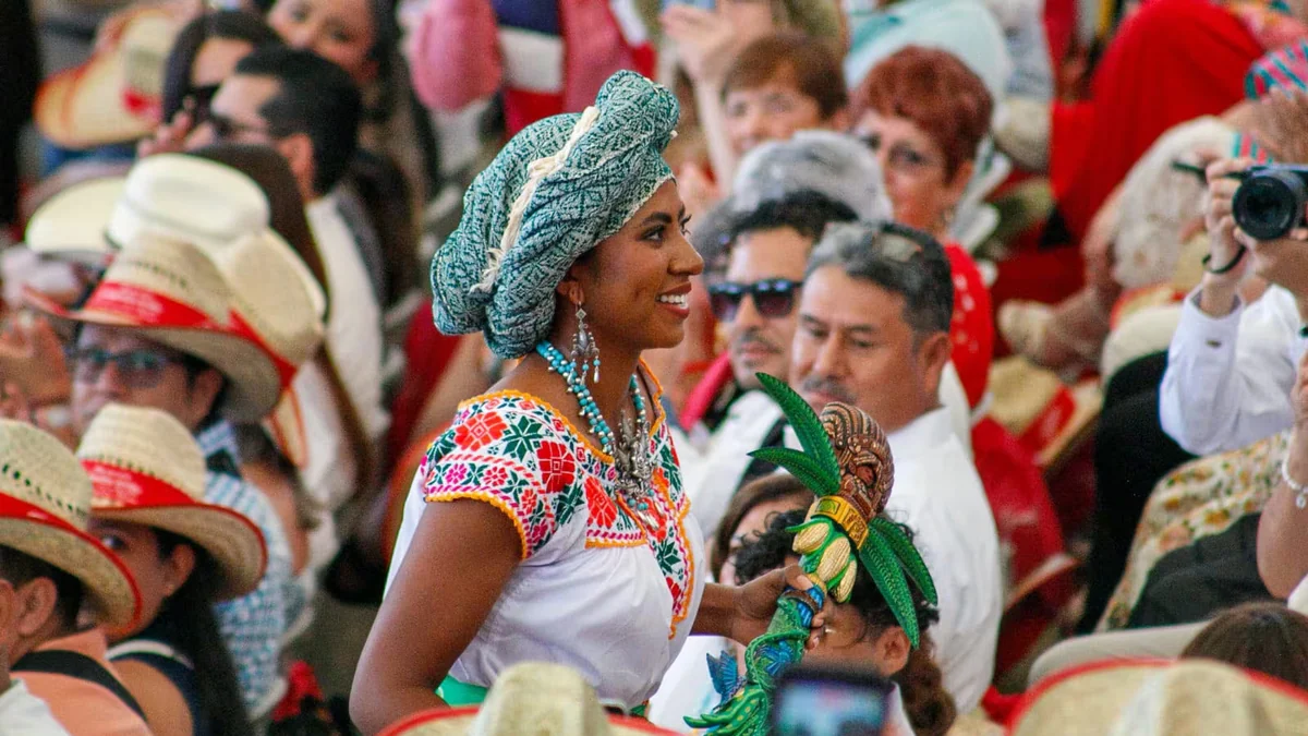 Oaxaca brilla con el arranque del Primer Lunes del Cerro en la Guelaguetza 2026