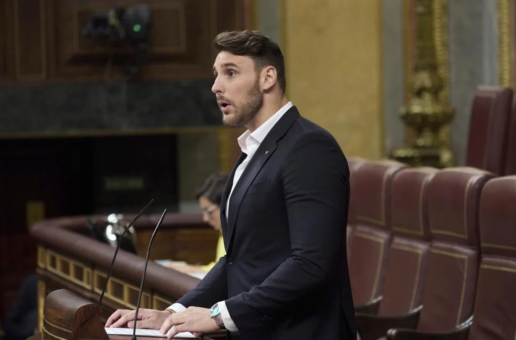 El Congreso aprobará a instancias del PSOE penas de hasta dos años de cárcel para quienes apliquen "terapias de conversión"