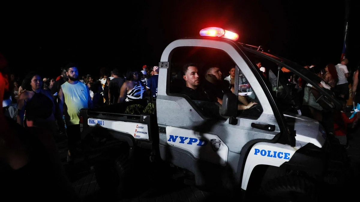 Sparatoria a New York durante i fuochi d’artificio per il 4 luglio: otto feriti, quattro sono bambini