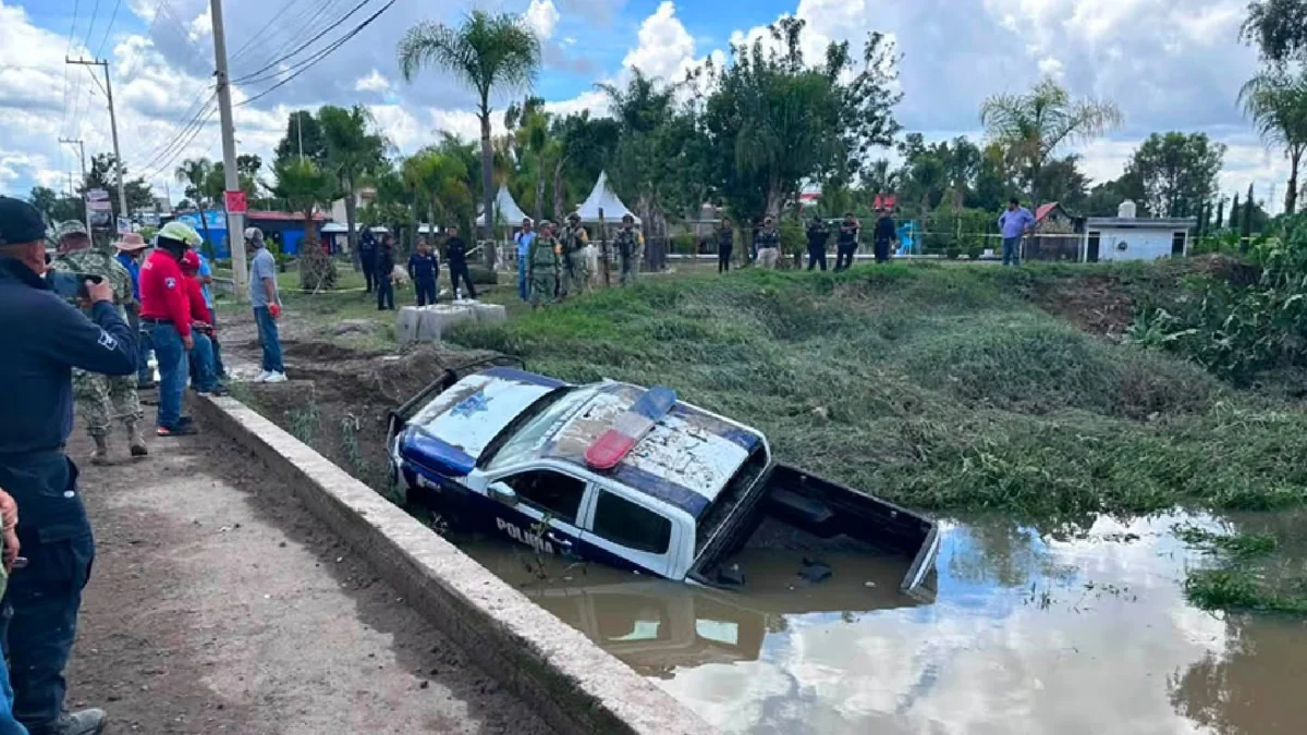 Mueren 4 personas tras ser arrastradas en patrulla por el río Atoyac en Puebla: uno de ellos era policía municipal