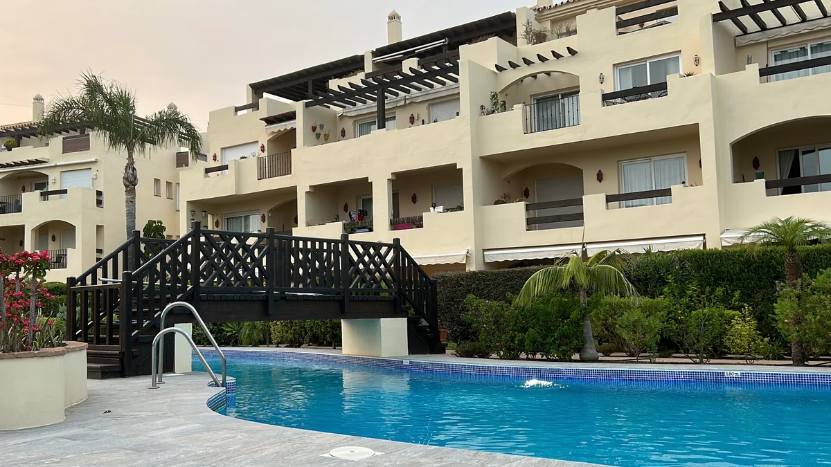 Más de 60 turistas intoxicados en la piscina de su hotel en Benahavís (Málaga)
