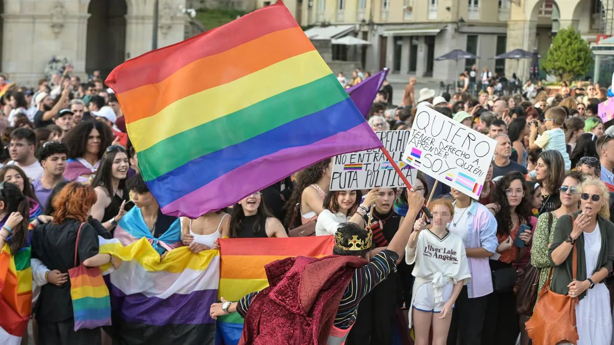 “Somos personas, no bichos raros”: de cincuentones a veinteañeros, seis testimonios cuentan las décadas de lucha de la comunidad LGTBI+ para reclamar sus derechos
