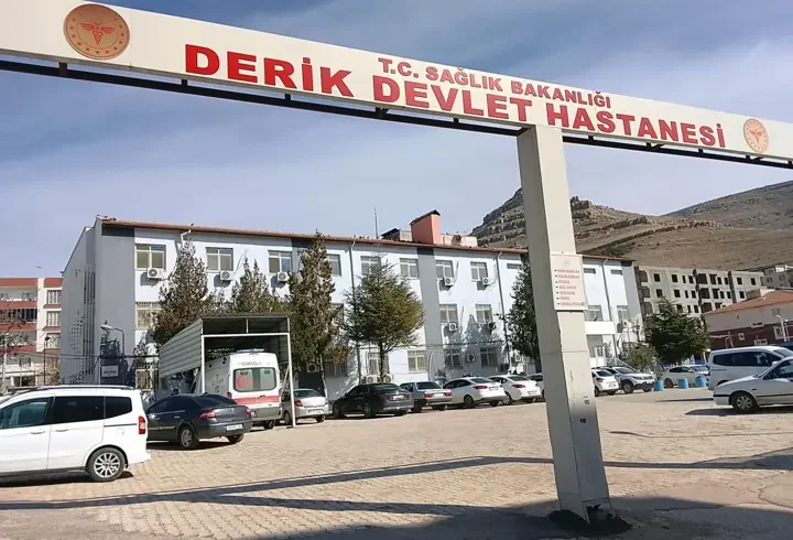Taşıdığı demir yüksek gerilim hattı ile temas edince akıma kapılıp ağır yaralandı