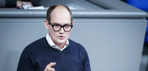 Grüne und Linke warnen bei Pflegereform vor schweren Belastungen für Bürger