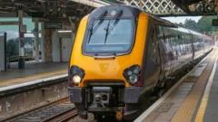 Major rail disruption in South of England due to radio fault