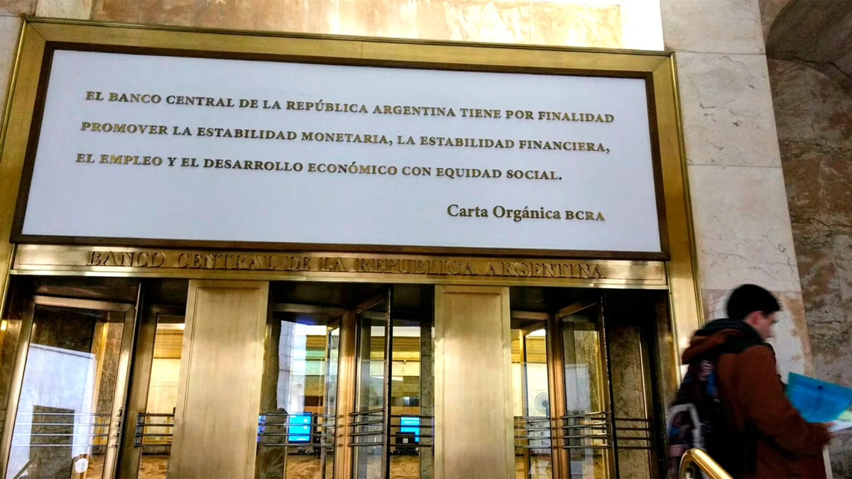 Por qué el Gobierno quiere cambiar la Carta Orgánica del Banco Central que el kirchnerismo reformó en 2012