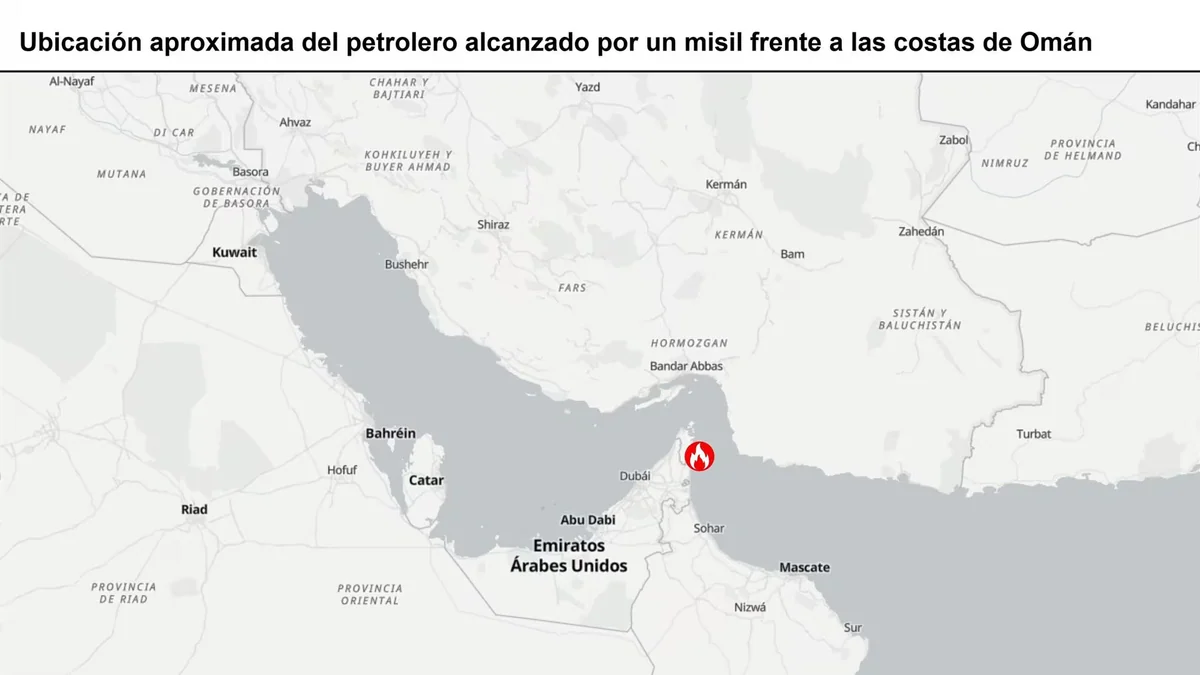 Alcanzado por un misil un petrolero cuando navegaba frente a las costas de Omán en el estrecho de Ormuz