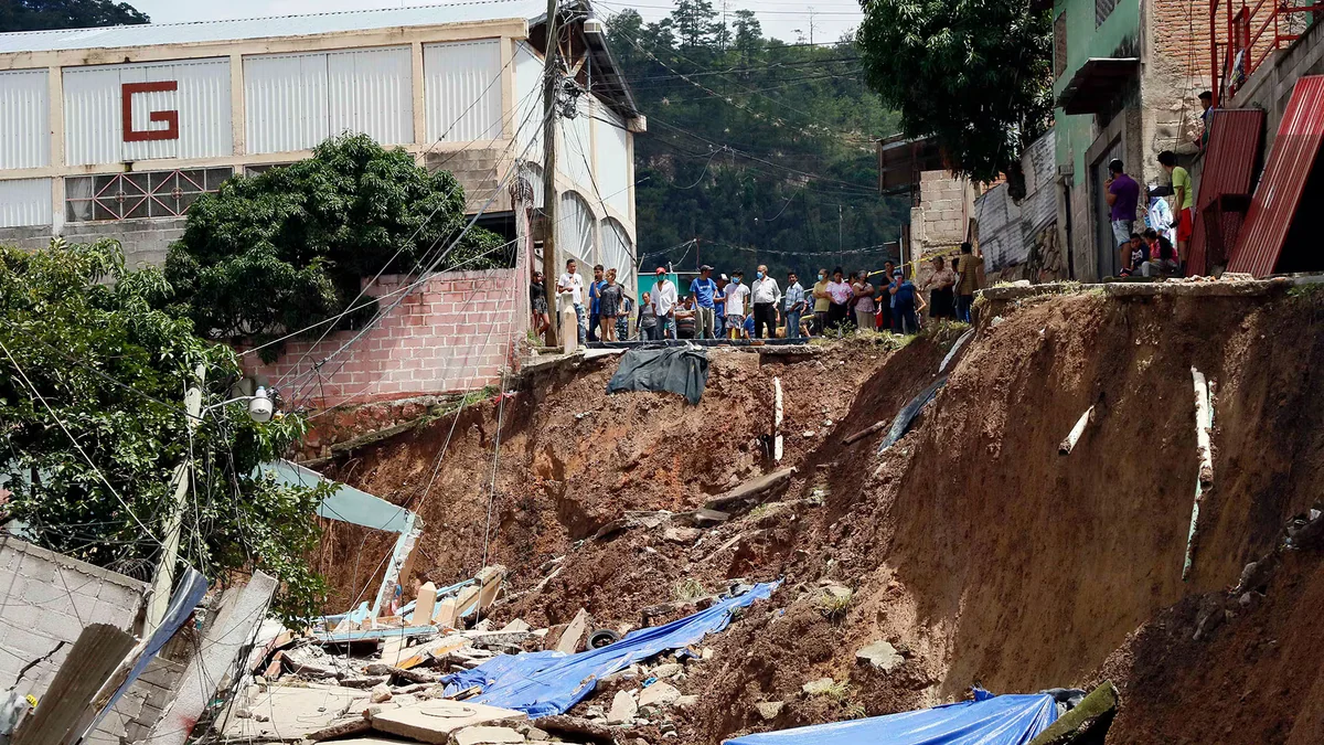 Más de 760 barrios y colonias de la capital de Honduras permanecen en riesgo por lluvias