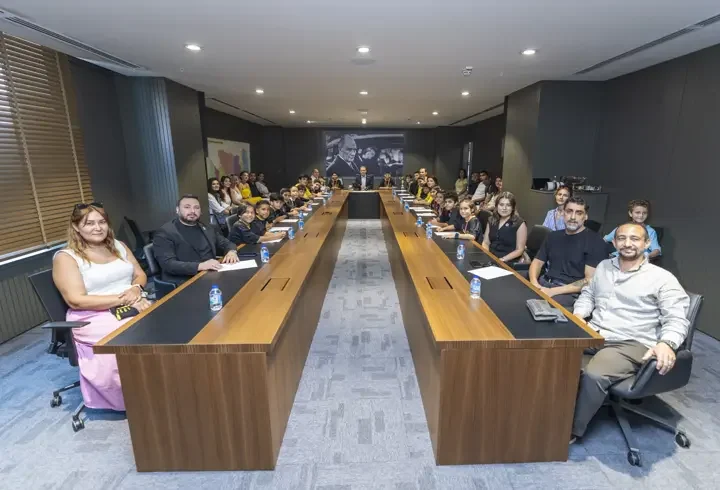 Şampiyon minikler Başkan Seçer’i ziyaret etti