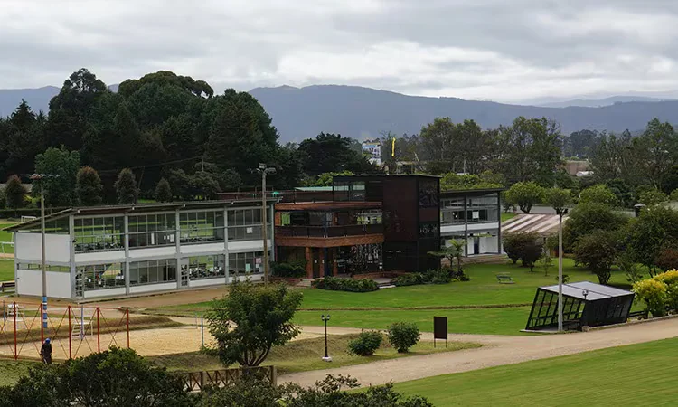 Nuevo capítulo en la polémica del Colegio Refous: institución alega que los acreedores pretenden “despojarla” de sus activos