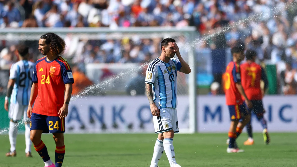 El momento en el que Messi pide la tarjeta roja para Cucurella