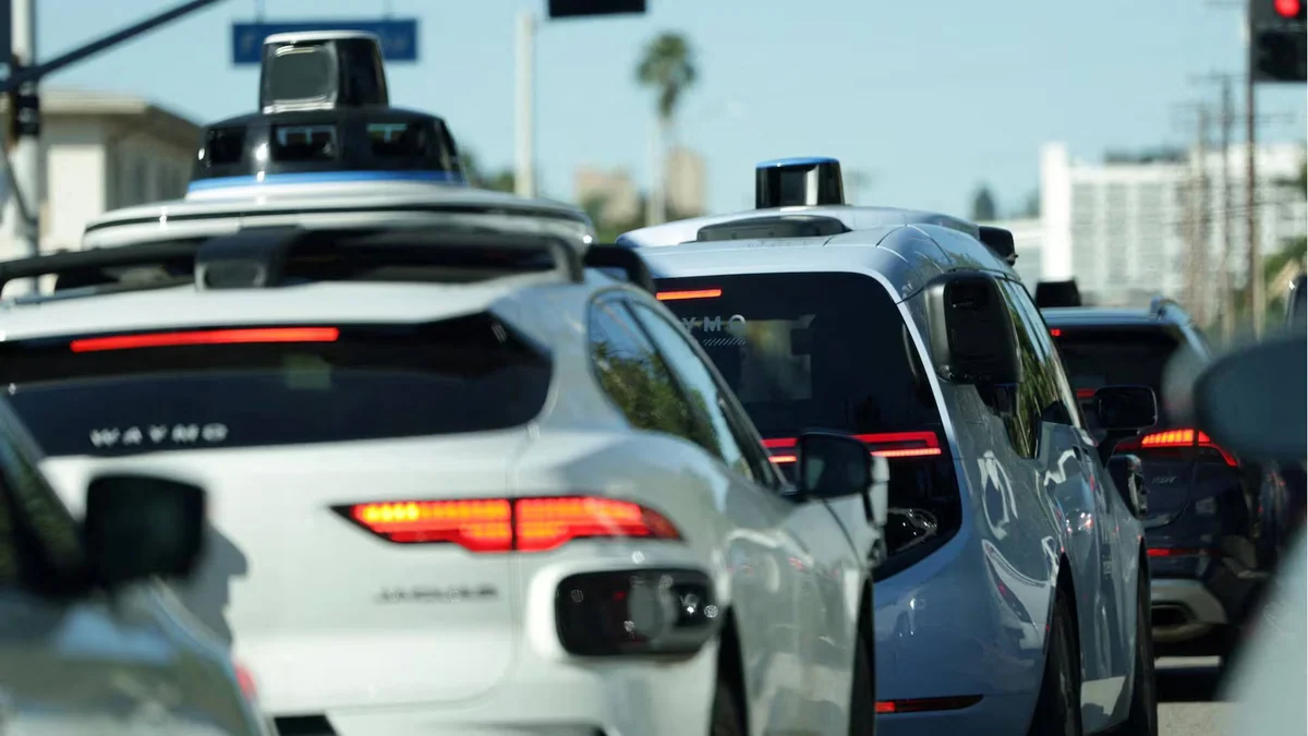 Estas son las nuevas 4 ciudades donde Waymo planea llevar sus coches autónomos en 2026