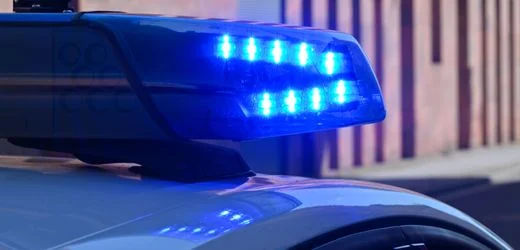 Ostsee-Park bei Rostock: Einbrecher zertrümmert mit Auto Glastür von Einkaufszentrum