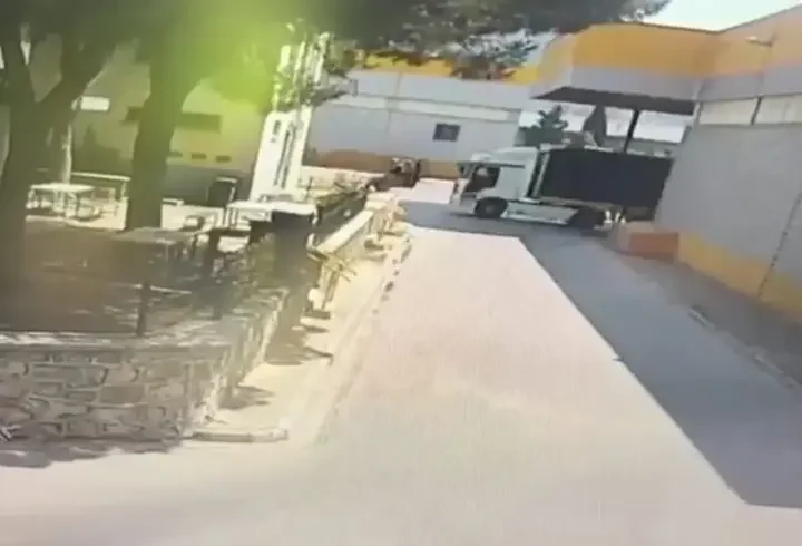 TIR ile çarpışan forkliftin sürücüsü Gül, hayatını kaybetti; kaza kamerada