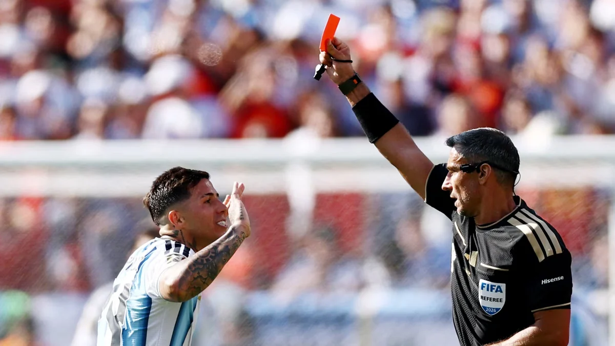 Las polémicas de la final del Mundial entre Argentina y España: la roja a Enzo Fernández, el gol anulado y el gesto de Cucurella