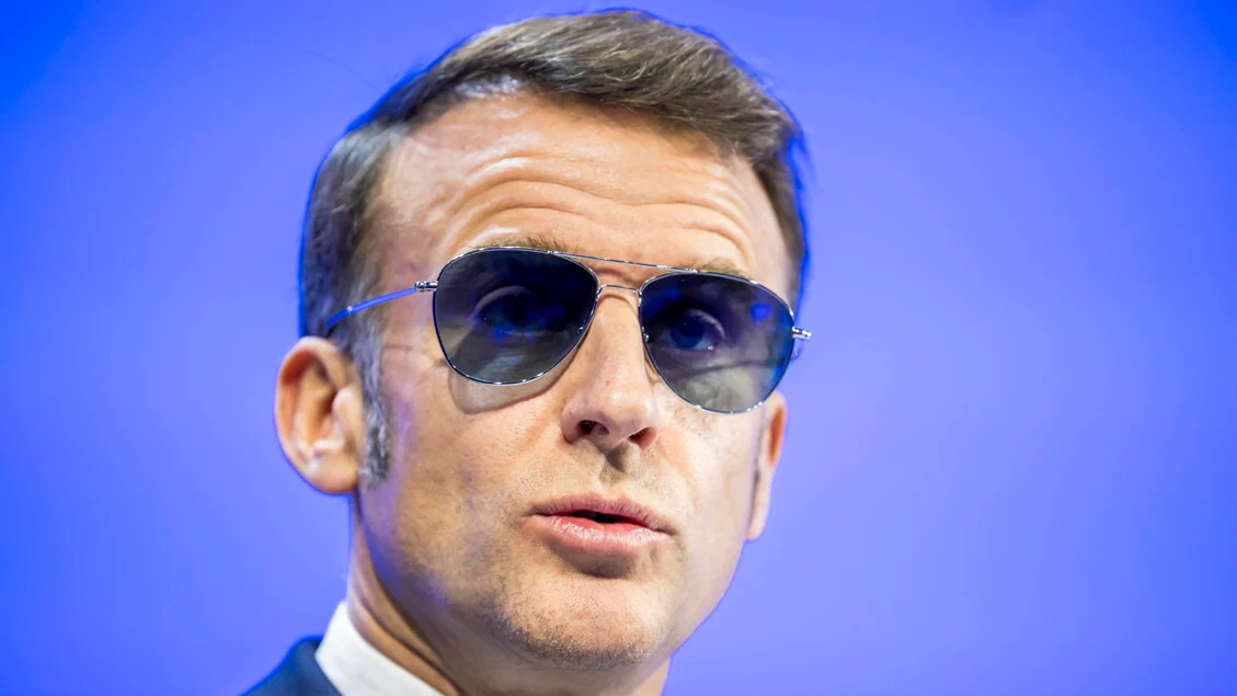 Sull'orlo del fallimento la fabbrica di lenti degli occhiali indossati da Macron