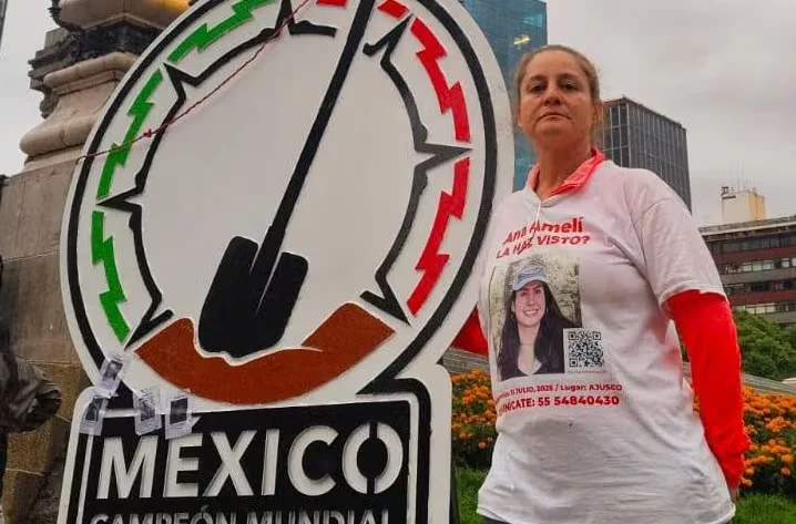 Familias buscadoras organizan colecta de firmas para devolver el antimonumento al Ángel de la Independencia