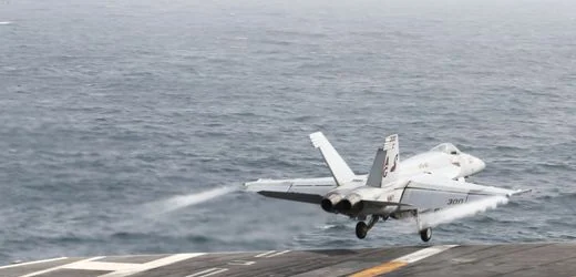 US-Armee attackiert Ziele in Iran – Luftalarm in zwei Golfstaaten