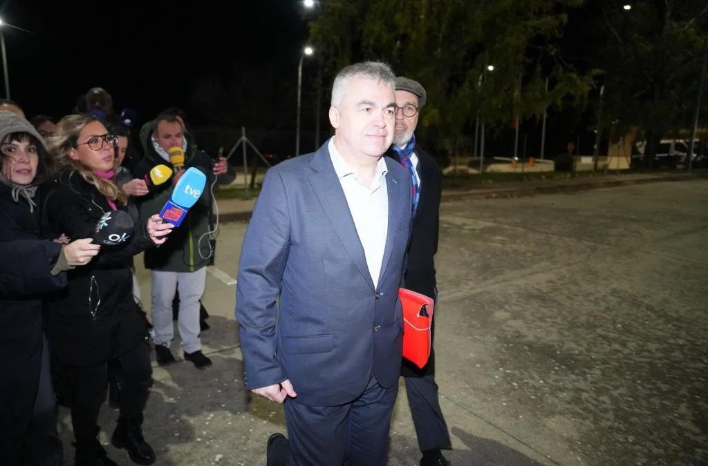 EL MUNDO accede al sumario de la cloaca del PSOE: la UCO concluye que estaba "dirigida" por Cerdán y Leire Díez para "proteger los intereses del presidente del Gobierno"
