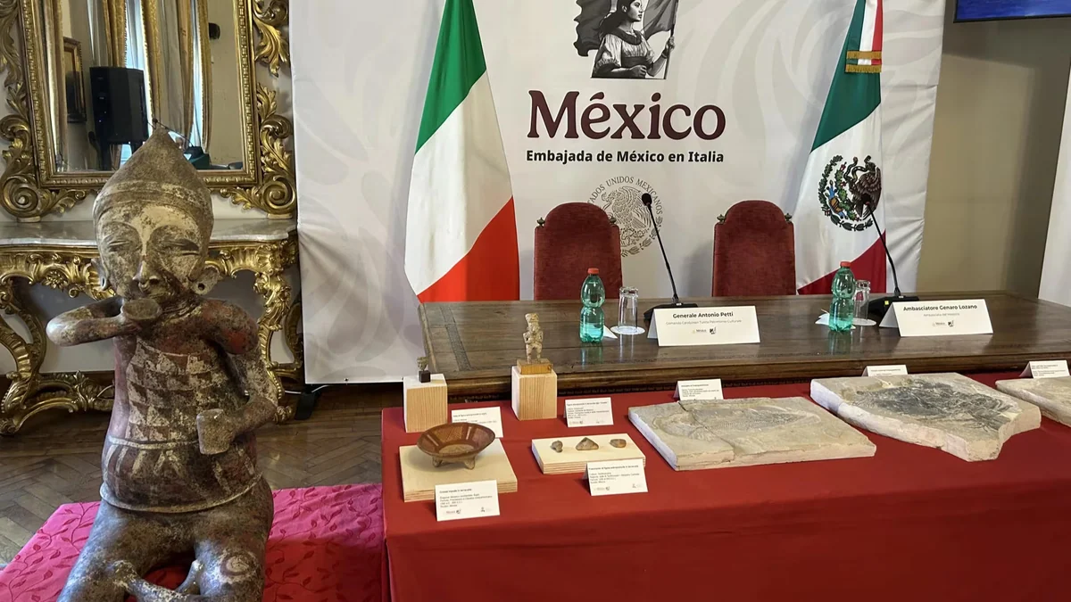 Italia devuelve a México lote de 27 piezas arqueológicas y fósiles precolombinos recuperados del tráfico ilegal