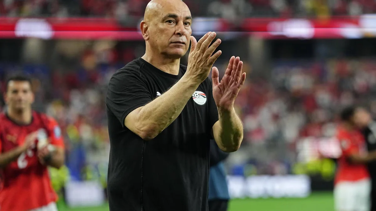 La Federación de Fútbol de Egipto renueva al seleccionador Hossam Hassan