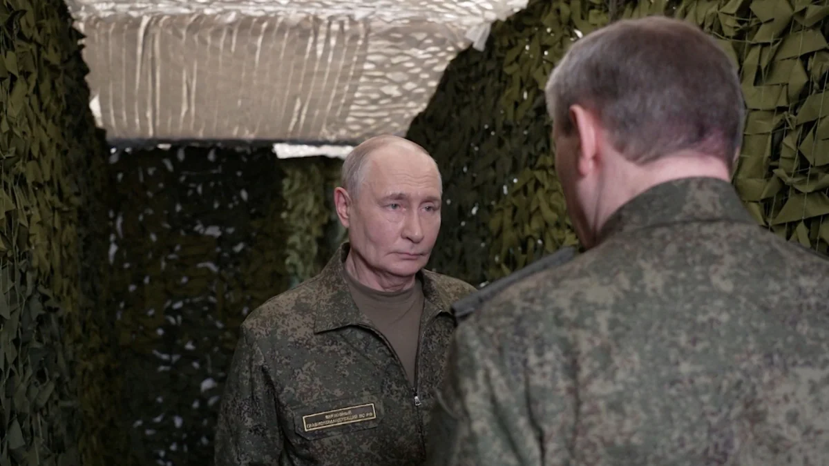 Präsident als Feldherr: Warum Putin gerade jetzt in Flecktarn auftritt