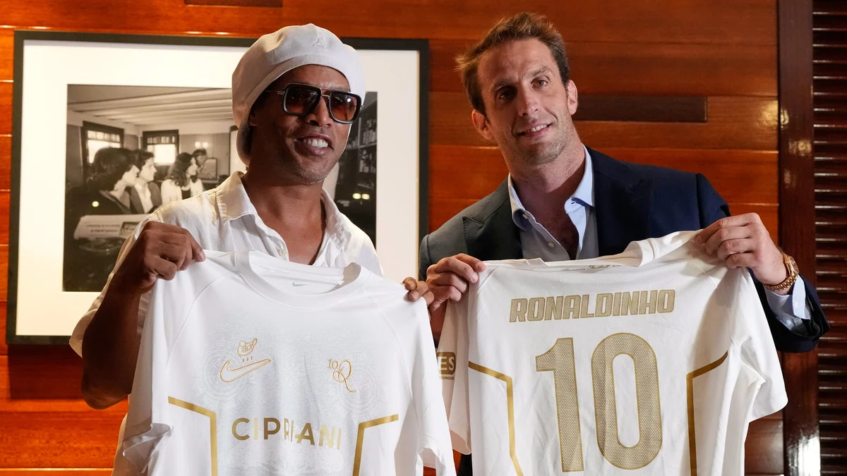 Ronaldinho regresa los 46 años para relanzar la marca del Ravenna, de la Serie C italiana: "Que empiece la magia"