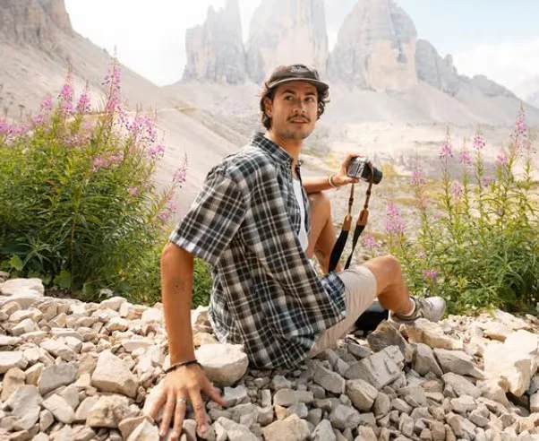 Creador de contenido español decidió viajara para conocer Colombia y sorprendió con el primer lugar que visitó en Bogotá