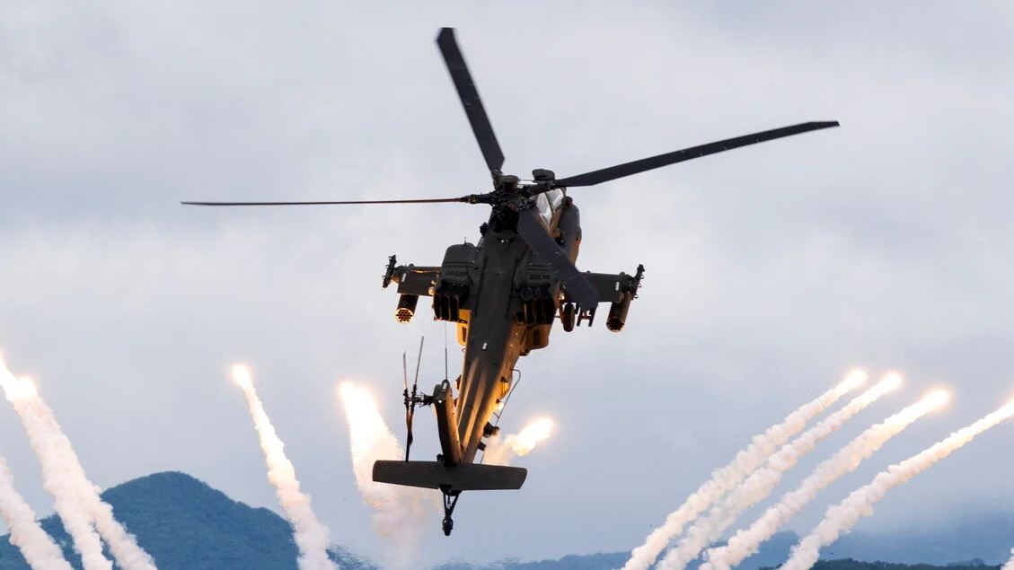 Medio Oriente:, l'ira di Trump: 'Teheran ha abbattuto il nostro Apache, risponderemo'